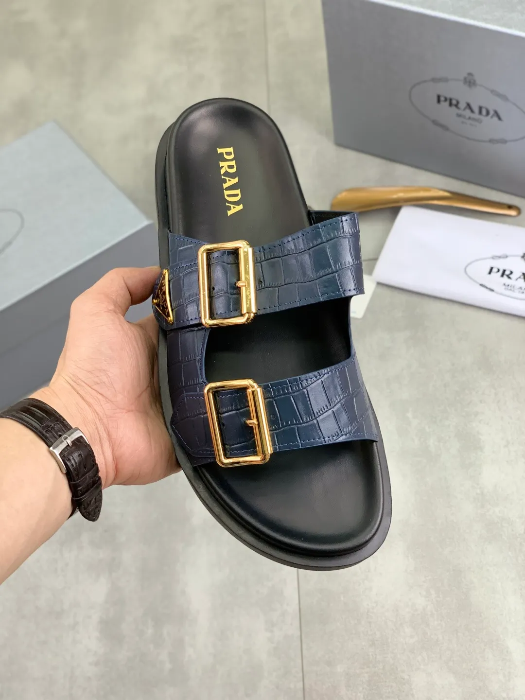 Men's shoes 💰P340💰【New style】🎁🎁🎁 PRADA Prada's new casual slippers, original official website, perfect workmanship, transmitting a kind of noble luxury, sublimating its definition of luxury in Prada's high-end extraordinary craftsmanship. Original combination outsole, code number: 38-44 (45 customized) Multiple colors 🉑️ to choose from